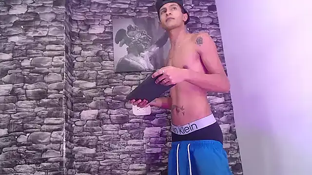 gustavo saaled19  online show from October 20, 10:02 pm