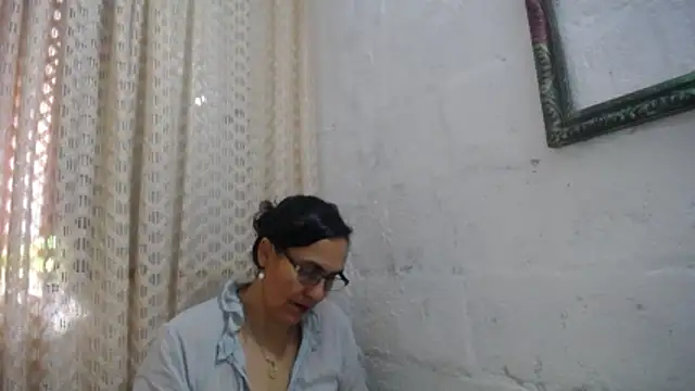 gabbyparker  online show from January 9, 4:33 pm