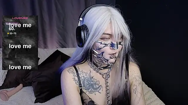 Snapshot of GothXRaven chatting on October 7, 3:38 pm GothXRaven online show from October 7, 3:38 pm