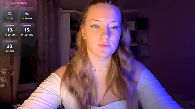 Snapshot of PandaFluff chatting on September 16, 5:21 pm PandaFluff online show from September 16, 5:21 pm