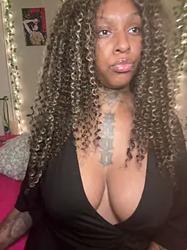 MistiSavannah online show from February 5, 2:14 am