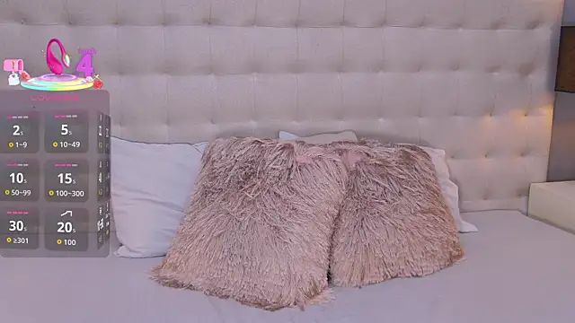 Snapshot of CharlotteeBrownn chatting on September 26, 2:36 pm CharlotteeBrownn online show from September 26, 2:36 pm