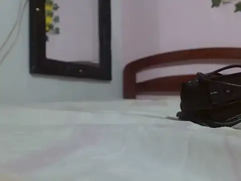 Snapshot of Paola_2105 chatting on September 8, 5:45 pm Paola 2105 online show from September 8, 5:45 pm