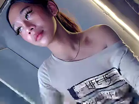 Snapshot of sweety_kyrah18 chatting on September 23, 9:13 pm sweety kyrah18 online show from September 23, 9:13 pm
