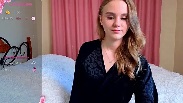 Snapshot of Hazel_Reed chatting on September 11, 12:16 pm Hazel Reed online show from September 11, 12:16 pm