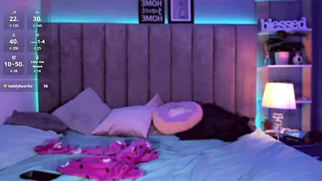 Arianna Ponce online show from October 5, 6:40 am