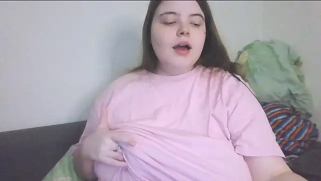 Snapshot of brattyprincessemma chatting on October 5, 5:29 pm brattyprincessemma online show from October 5, 5:29 pm