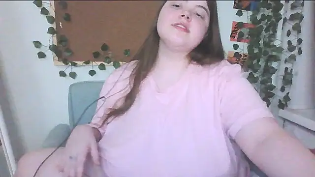 Snapshot of brattyprincessemma chatting on October 17, 6:22 pm brattyprincessemma online show from October 17, 6:22 pm