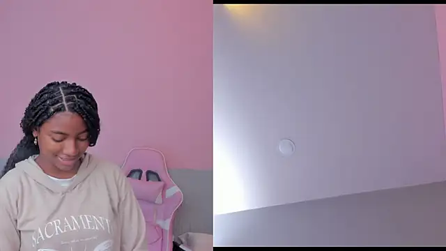 Laraebony  online show from July 2, 10:32 am