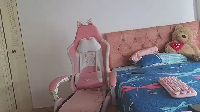 Crystal Star  online show from October 29, 3:25 pm