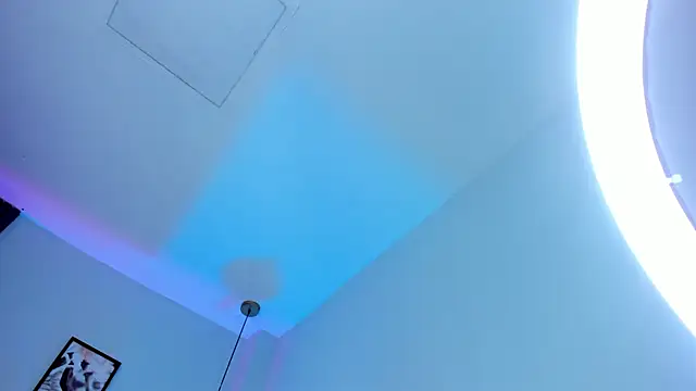 dreamleah  online show from February 7, 11:30 pm