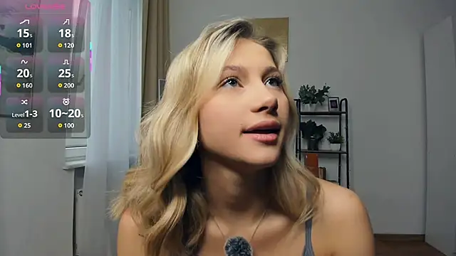 Snapshot of FaaBinaa chatting on October 6, 7:36 am FaaBinaa online show from October 6, 7:36 am
