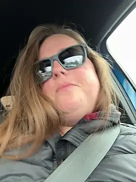 hornykitty1210 online show from November 3, 5:17 pm