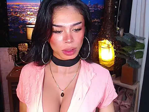 WILDROXIE online show from December 22, 3:37 pm