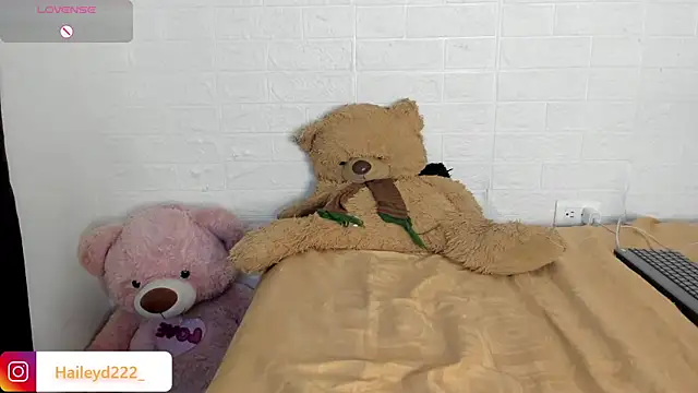 HaileyDuke online show from June 25, 5:12 am