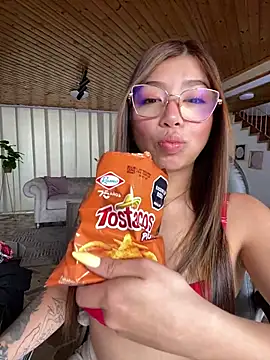 Maddy Piink online show from February 20, 6:20 pm