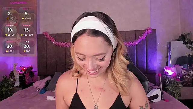 LanaMills  online show from May 3, 5:55 am