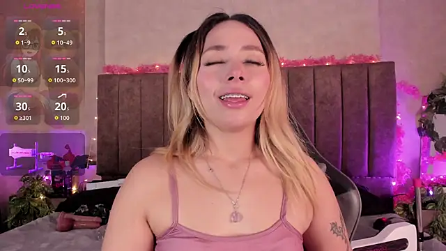 LanaMills  online show from June 12, 3:47 am