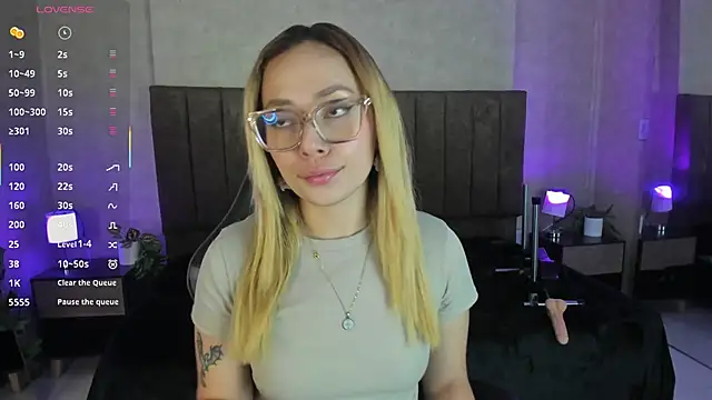 LanaMills  online show from November 15, 4:57 am