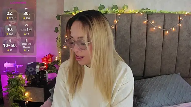 LanaMills  online show from February 22, 6:14 am