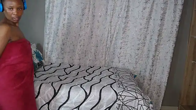 Lunalee online show from December 22, 5:16 pm