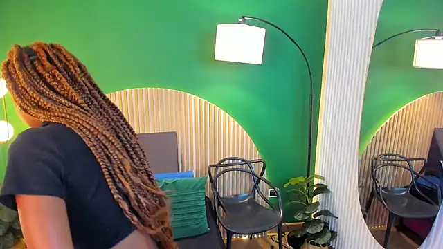 Snapshot of halleylorens chatting on September 29, 6:02 pm halleylorens online show from September 29, 6:02 pm