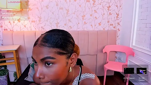 halleylorens online show from June 13, 7:33 pm