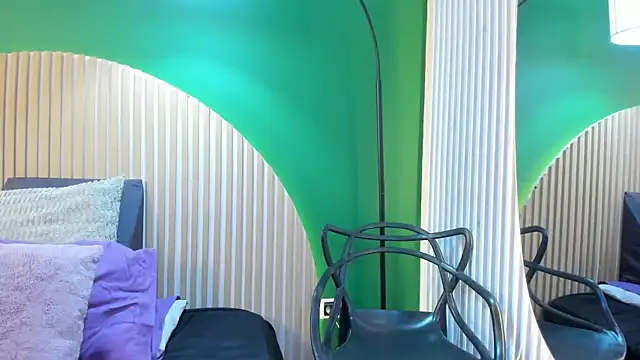 halleylorens online show from November 24, 7:05 pm