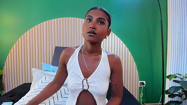 halleylorens online show from May 1, 9:07 pm