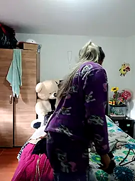 Miss-Melina online show from December 3, 3:36 pm