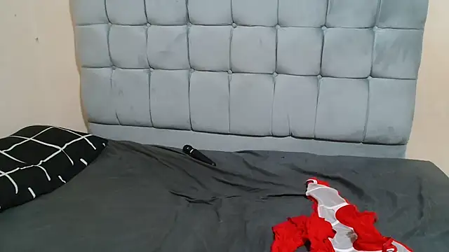 curveAss222 online show from November 15, 8:10 pm