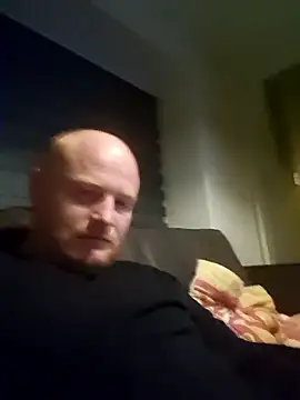 Snapshot of svenni2525 chatting on October 27, 4:19 am svenni2525 online show from October 27, 4:19 am