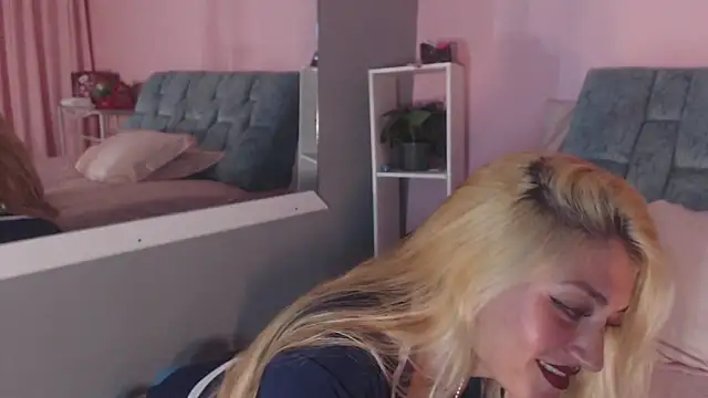 Camila Russoo online show from March 13, 10:55 pm