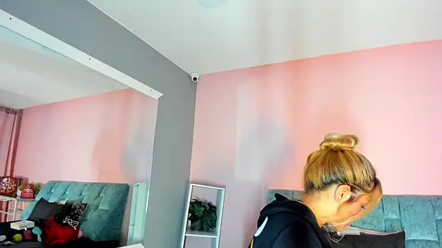 Camila Russoo online show from January 31, 7:11 pm