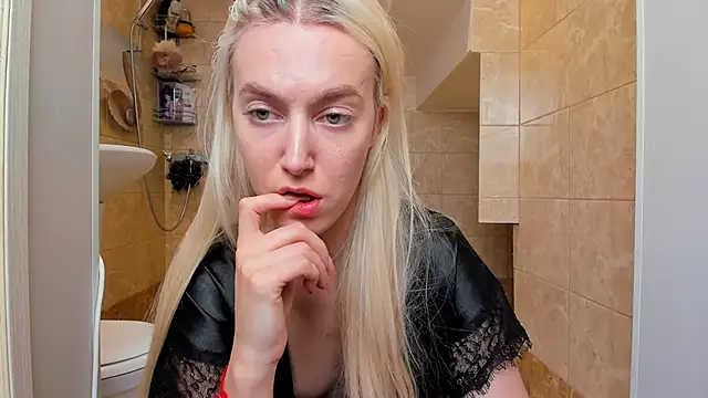 mishapallmer online show from February 3, 11:37 am