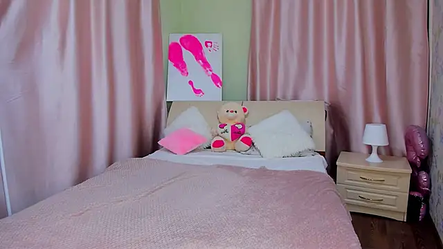 mishapallmer online show from June 14, 2:50 pm