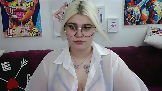 Snapshot of Amber_Monro chatting on October 13, 1:41 am Amber Monro online show from October 13, 1:41 am