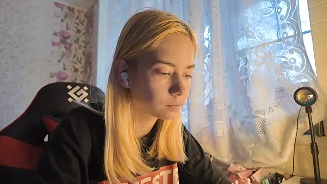 Witching Moon online show from October 22, 7:46 am