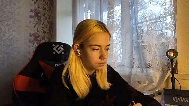 Witching Moon online show from November 10, 7:36 am