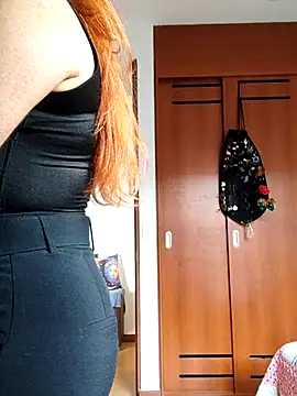 Snapshot of Lila_Cox chatting on October 10, 3:06 pm Lila Cox online show from October 10, 3:06 pm