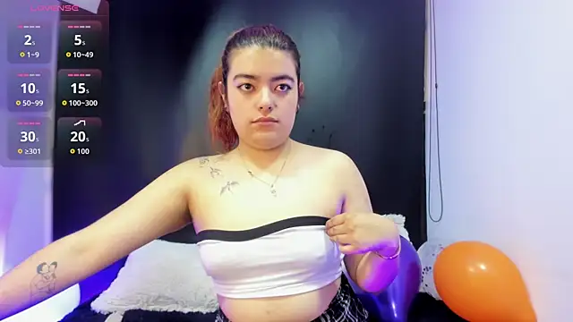 Snapshot of Lila_Cox chatting on October 5, 11:37 am Lila Cox online show from October 5, 11:37 am