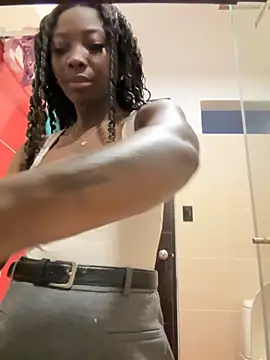 EmilyKisx online show from December 5, 10:49 am