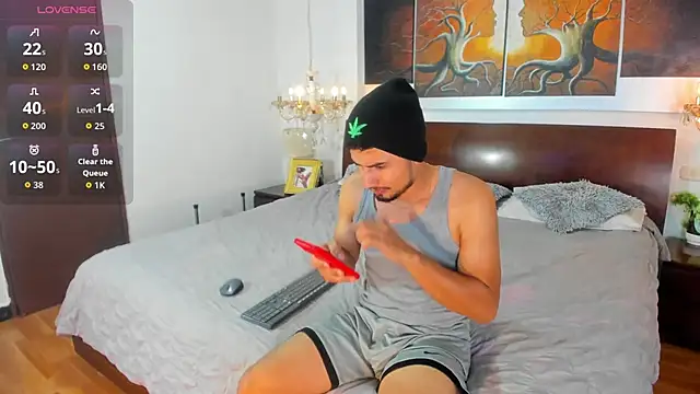 Valentiinoss online show from September 12, 8:49 pm