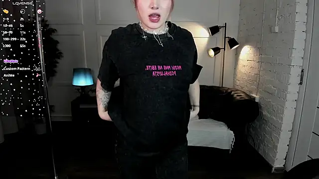 Dark Moni online show from December 5, 2:55 am