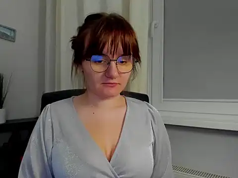 Julie Diamond online show from December 3, 5:04 pm