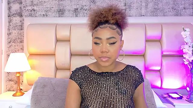 AngelaRoberts online show from April 1, 8:28 pm