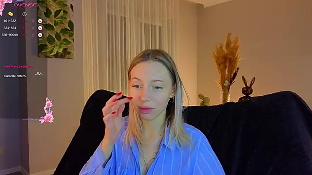 NyxaThorn online show from November 22, 2:42 pm