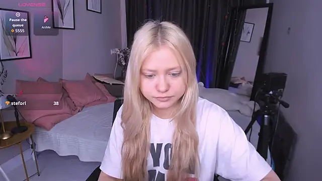 Millie Vanillies online show from September 16, 2:25 pm