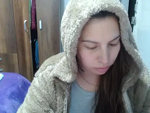 cloequeen15 online show from October 23, 8:15 pm