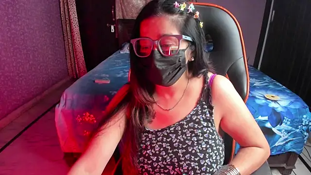 ShylaGill online show from October 3, 1:38 pm